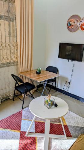 Ruang duduk di Merota Apartment