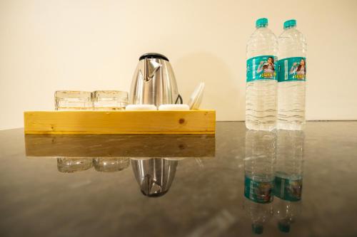 Utensilios para hacer té y café en Le Majestic Business Class Hotel