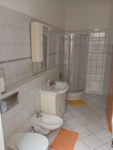 Ένα μπάνιο στο Ferienwohnungen Altstadt