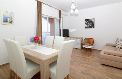 Vista Apartments