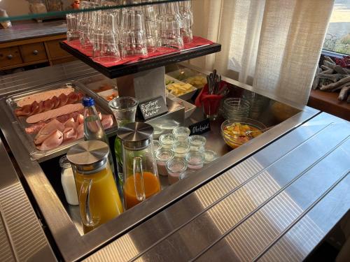 Comida en o cerca de este hotel