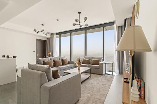 FIRST CLASS 3BR Luxury Meets Tranquility