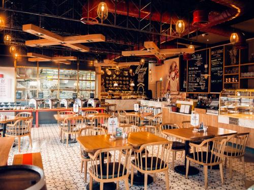 Restoran atau tempat lain untuk makan di Pullman Dubai Downtown
