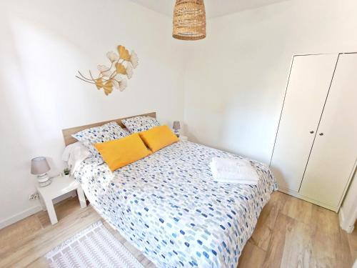 Appartement 2 pièces avec Balcon, Clim et Parking au Port de Hyères