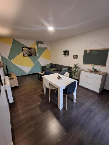 Maison entière, cours privée, tout à proximité
