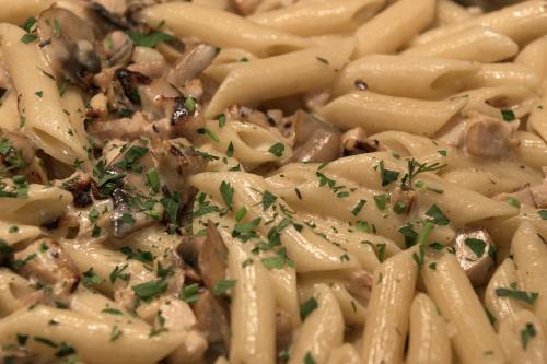 ホテルの敷地内または近くでの食事または食べ物