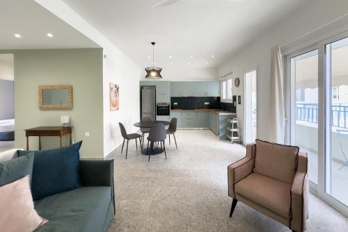 Stylish Home in Petralona