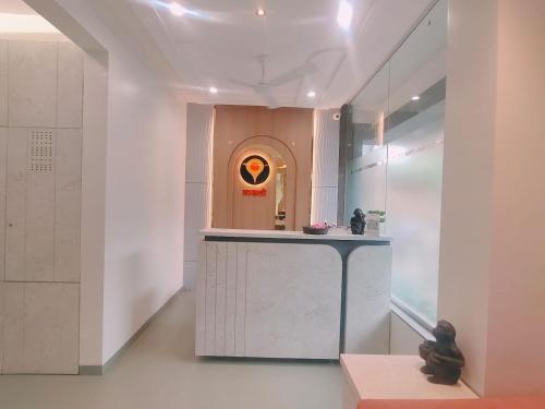 Η κουζίνα ή μικρή κουζίνα στο Hotel Mauli Lodging