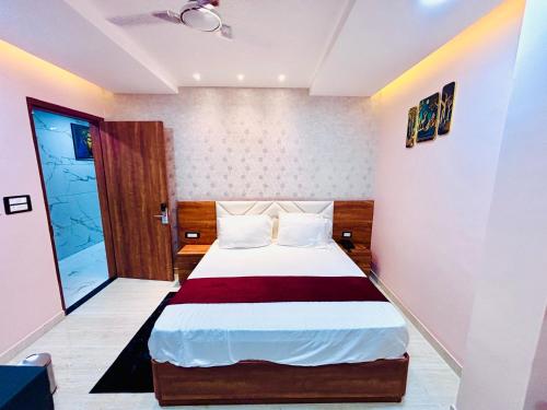 Cama o camas de una habitación en Hotel Ram Lakhan Paradise