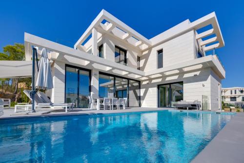 Villa de Lujo c/ Piscina Climatizada, las Colinas