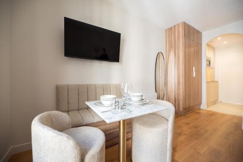 Charming Parisian Flat by Champs Elysées