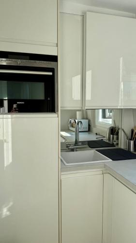 New Apprt 2 Rooms Tour Eiffel