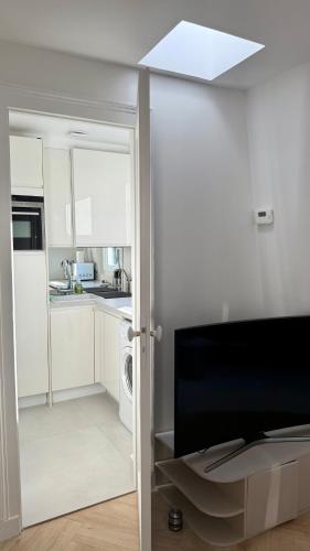 New Apprt 2 Rooms Tour Eiffel