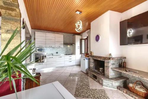 Η κουζίνα ή μικρή κουζίνα στο The Little River - Big Apartment with 3 bedrooms