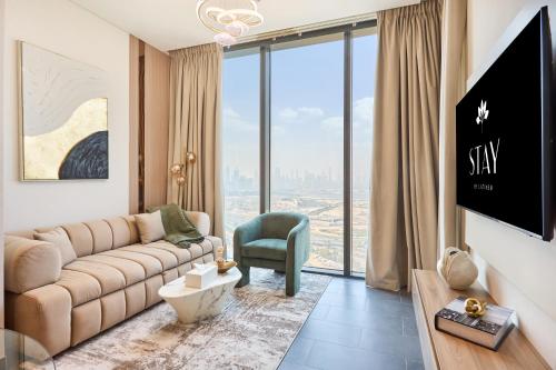 STAY BY LATINEM Luxury 1BR Holiday Home CB 3306 Near Burj Khalifa