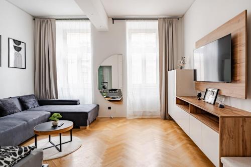 Black & White Apartment