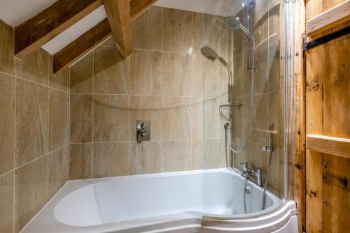 Ένα μπάνιο στο Hammond Barn