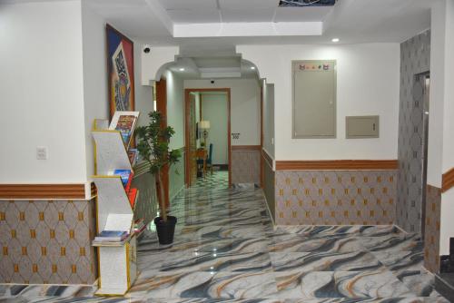 Лобби или стойка регистрации в Bridge Residency