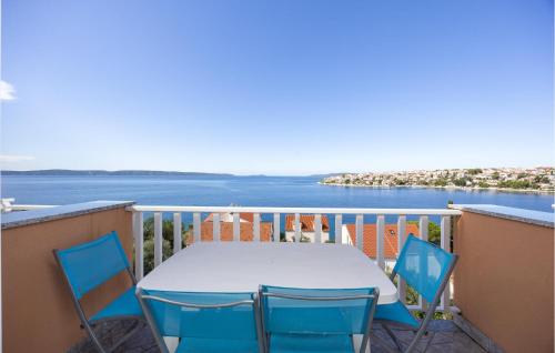 Amazing Apartment In Okrug Gornji With Wifi