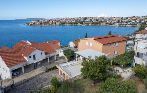 Amazing Apartment In Okrug Gornji With Wifi