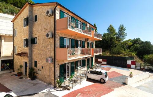 Budova, kde se apartmán nachází