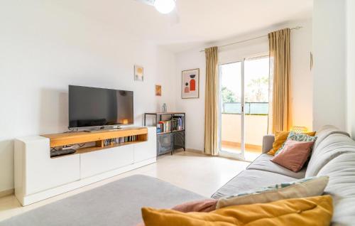 Cozy Apartment In Benalmadena With Swimming Pool