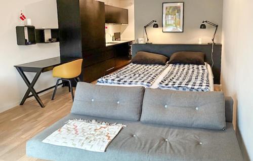 Χώρος καθιστικού στο 1 Bedroom Nice Apartment In Helsingør