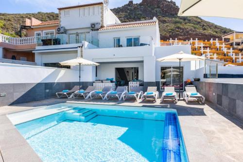 Villa Del Conde by Villa Plus