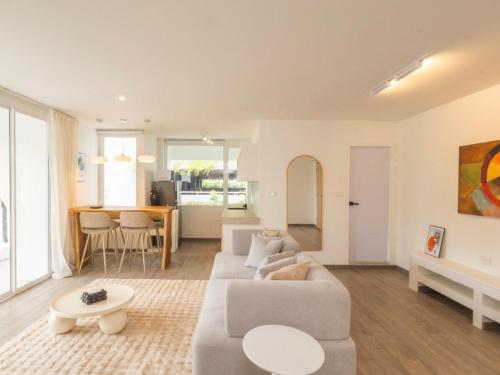Χώρος καθιστικού στο 2 Bedrooms for 4 Guests with Terrace in the Heart of Sathorn