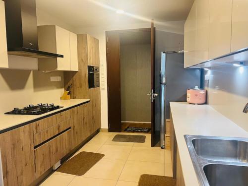 Η κουζίνα ή μικρή κουζίνα στο Luxury Apartment in Colombo
