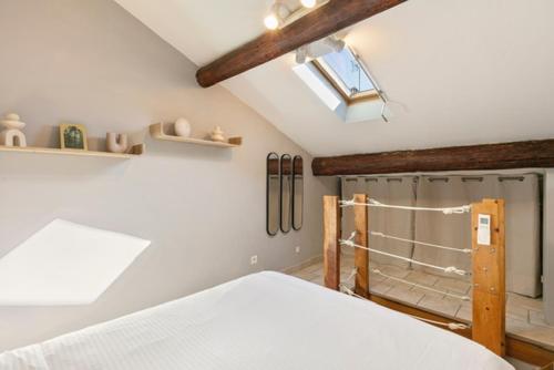 Duplex au cœur du vieil Antibes, Le Jamesy