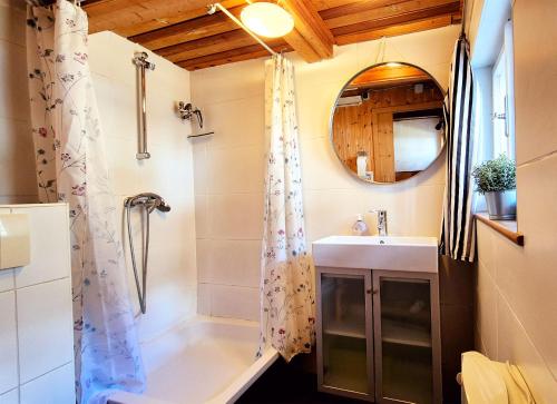 Ένα μπάνιο στο Almliesl RAUR-738