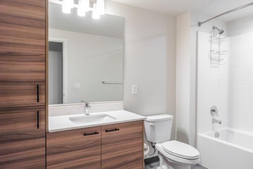 Bilik mandi di Blueground Meridian Park view nr Shoreline Park SEA-931