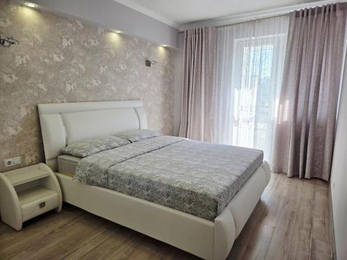 Llit o llits en una habitació de Spacious Central Apartment -2BR