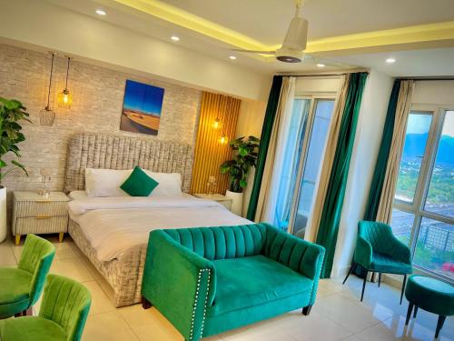 Afbeelding uit fotogalerij van ELYSIUM TOWER Modern & Luxury Apartments Overlooking Centaurus Mall Islamabad in Islamabad