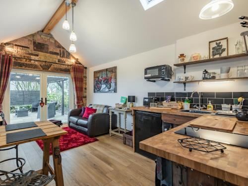 Η κουζίνα ή μικρή κουζίνα στο Little Pines Lodge