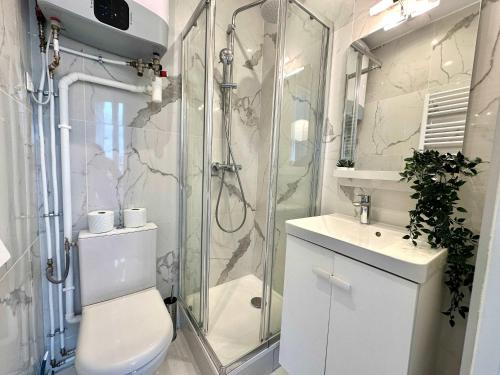 New 353 Suite Pierre - Cosy Apartment Paris Center