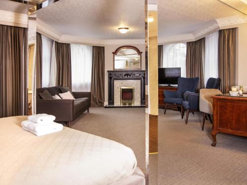 Gallery image of Bredbury Hall in Stockport