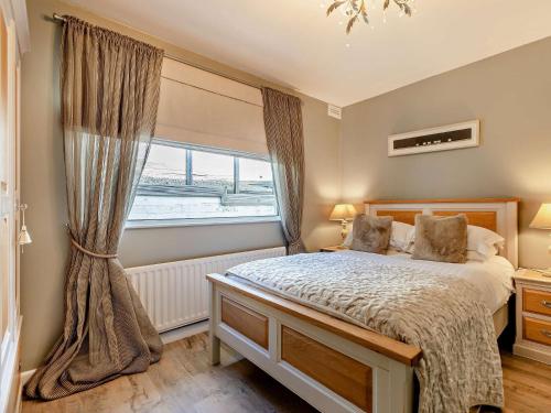 Katil atau katil-katil dalam bilik di 3 Bed in Combe Martin 41580