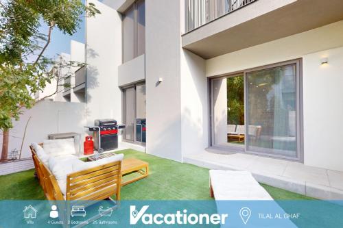 Vacationer Holiday Homes l Luxury Comfort 2 Bed Villa with Garden & Garage I Tilal Al Ghaf