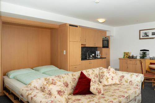 Una cocina o cocineta en Wohnung Kirchdach 145 - Naviser Huette