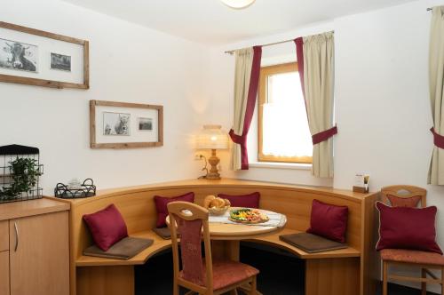 Un lugar para sentarse en Wohnung Kirchdach 145 - Naviser Huette
