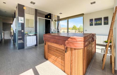 Una cocina o cocineta en Stunning Home In Yecla With Private Swimming Pool, Can Be Inside Or Outside