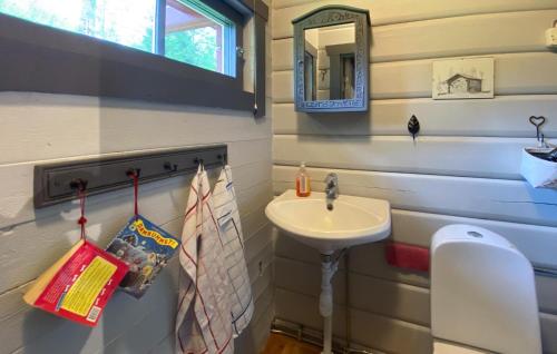 Η κουζίνα ή μικρή κουζίνα στο 2 Bedroom Beautiful Home In Växjö