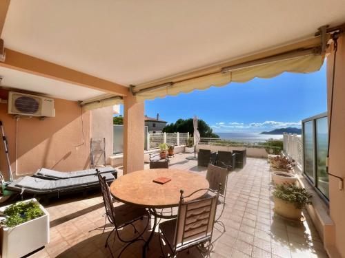 Acanthes by Welcome to Cannes