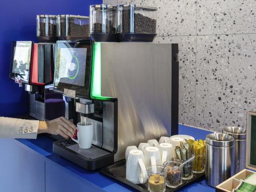 Tetera y cafetera en ibis Styles Muenchen Perlach