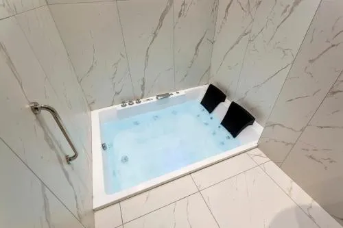L'Exclusif Spa Suites Prestige Lyon Croix-Rousse photo 4