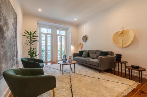 Vibrant Lisbon Escape with Private Patio