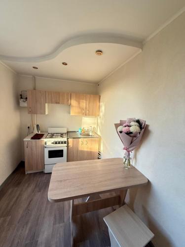 Dapur atau dapur kecil di Посуточная аренда Каденюка