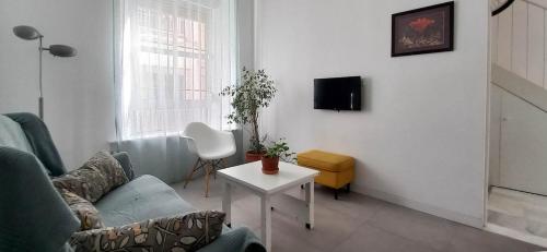 Town house with rooftop terrace